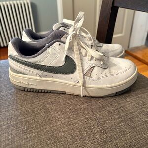 Women’s Nike Gamma Force Sneakers size 8.5